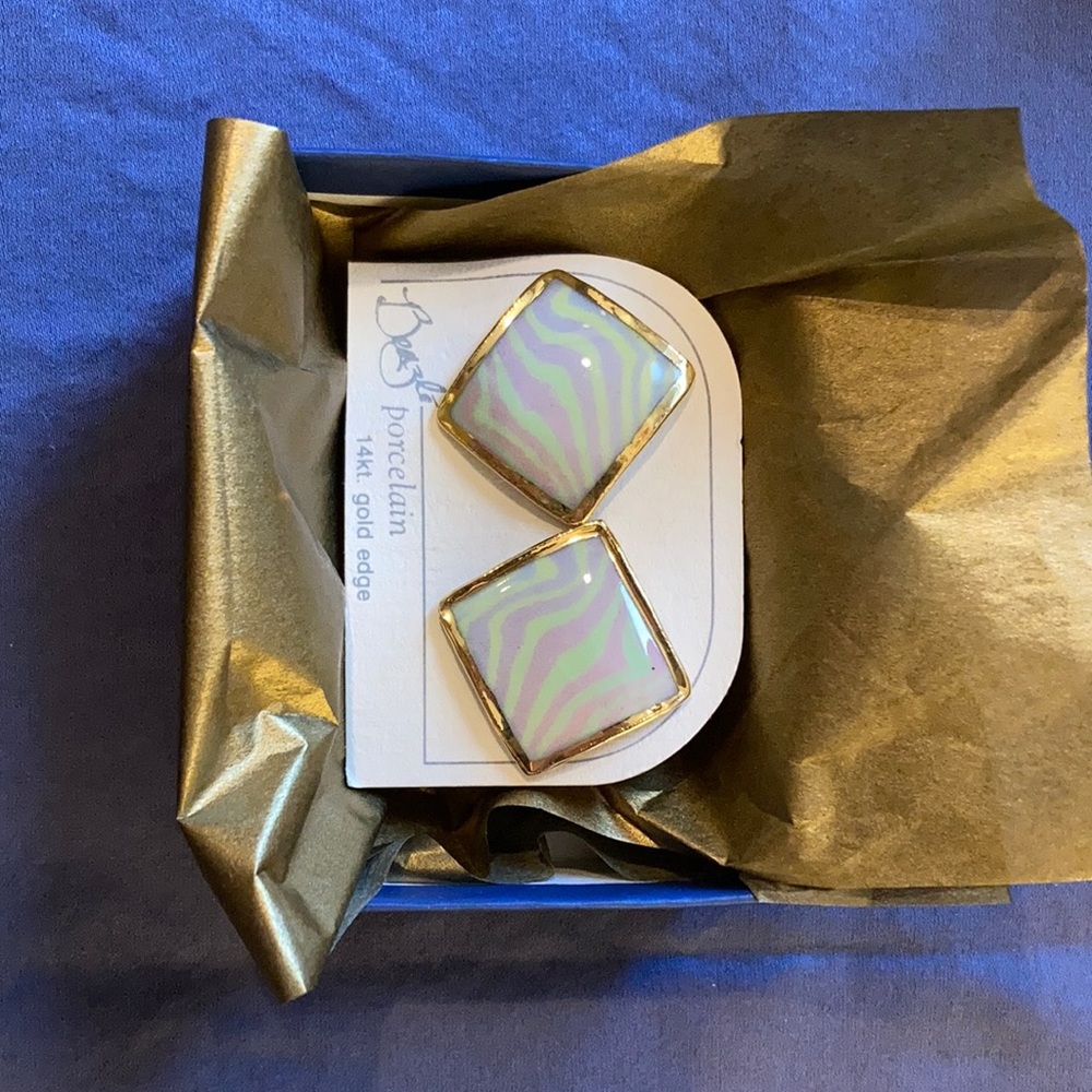 14 karat gold porcelain square earrings